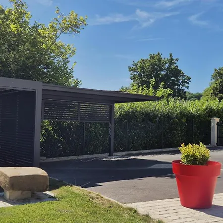 La Grande Germaine & Hébergement de vacances Fontaine-sur-Ay
